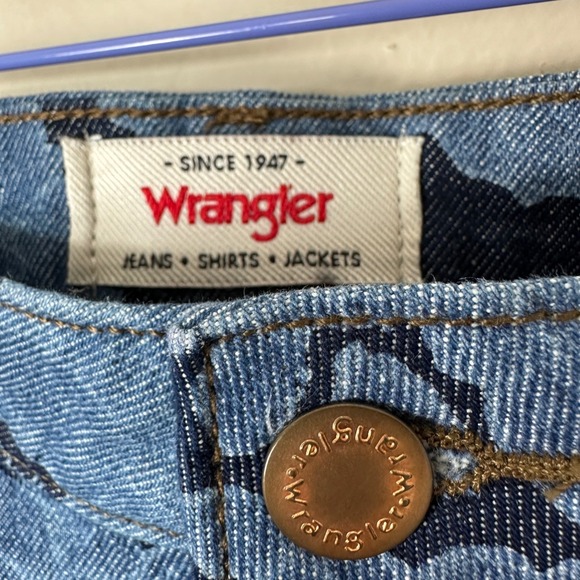 Wrangler Women's 14x32 Flare Jeans Blue Floral High-Rise Fierce Flare NEW - Picture 6 of 16